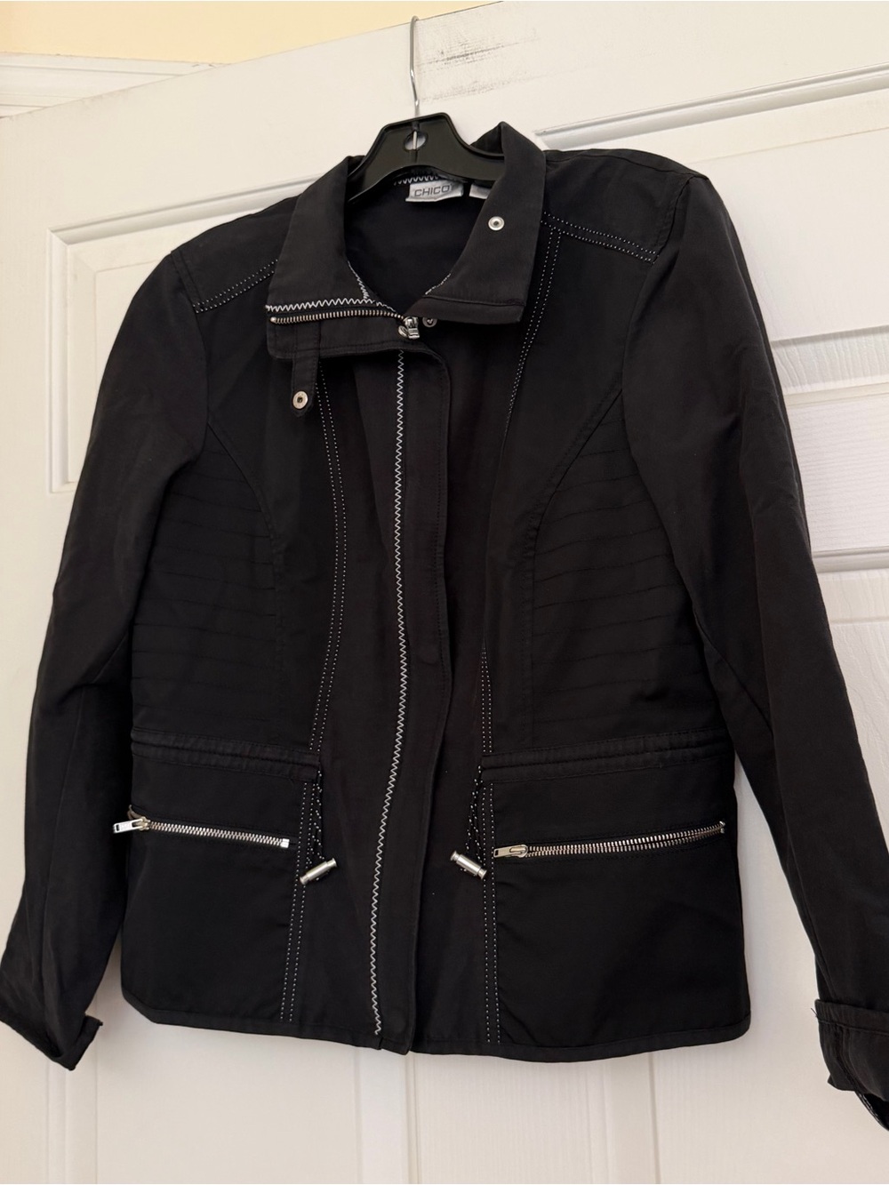 Chico’s Women’s Black Full Zip Lightweight Jacket White Accents Size 1 S M